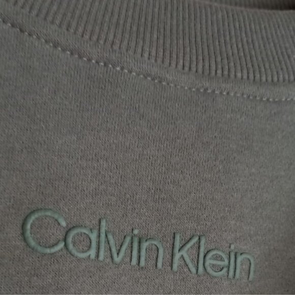 Calvin Klein Unisex Oversized Green Sweatshirt – Size S - Picture 3 of 11